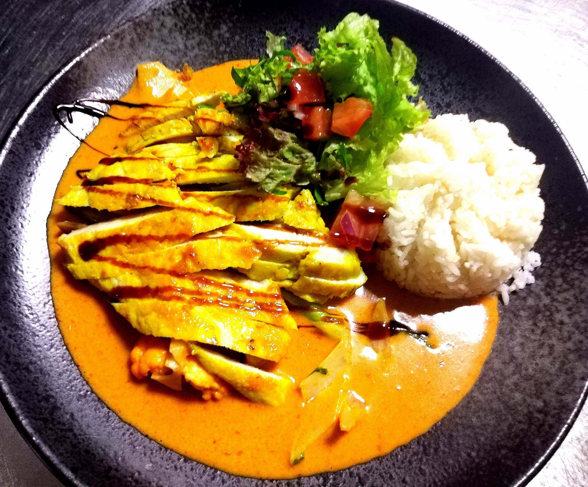 Dùi gà Curry Ân Dô (leicht scharf)